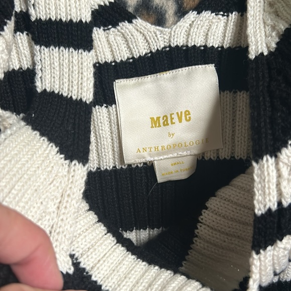 Two piece black and white sweater set - Picture 3 of 5